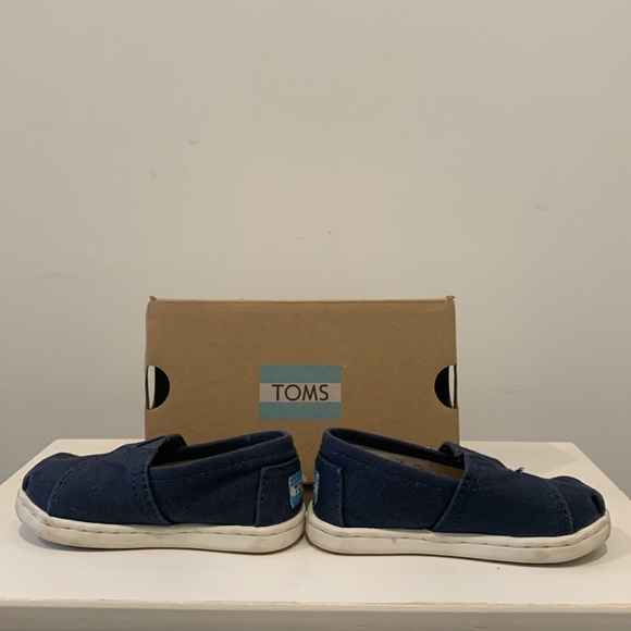 Toms navy blue with white soles shoes. Size T5. - Picture 2 of 6